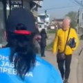Sramotan napad na kontrolorku prevoza Sasuo salvu uvreda na ženu, srpski internet izgoreo od besa (video)