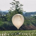 Sjeverna Koreja Južnoj poslala balone sa smećem i fekalijama