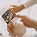 Veštačka inteligencija u vantelesnoj oplodnji – pomoćnik, ali ne i čarobnjak