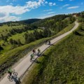 Izraelski turisti na e-bike turi kroz Zlatibor
