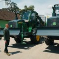 Nova mehanizacija za transport drvne građe Dva forvardera stigla u „Vojvodinašume”