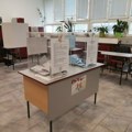Kragujevac: Potpisivanje peticije za vanredne parlamentarne izbore
