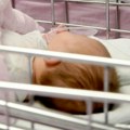 Dečaci u prednosti: U porodilištu u Novom Sadu za dan je rođeno 27 beba