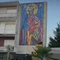 Mustafi više ne dominira trgom, Kancelarija za mlade postavila svoj bilbord na zgradi