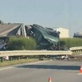 Obustavljen saobraćaj ka Novom Sadu: Prevrnuo se kamion na auto-putu