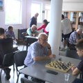 Za šahovskim tablama iskusni igrači i mladi talenti kluba „Velika rokada“