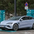 Električni automobili postaju kao benzinci: Punjenje kao sipanje goriva, evo šta nam stiže!