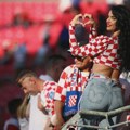 FOTO Pojavila se u minijaturnom brusu i ponovo zaludela sve: Čuvena Hrvatica ponovo ukrala šou na Mundijalu