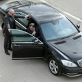 Uskoro stiže i skupoceni "mercedes": Kabinet predsednika Srpske raspolaže voznim parkom vrednim oko milion evra