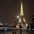 Njemački turista ubijen nožem u blizini Eiffelovog tornja u Parizu