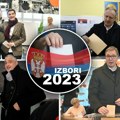 Brnabić sa porodicom, Vučić sam, čeda sa ženom i sinom: Ko je sa kim od političara došao na glasanje (foto, video)