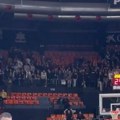 Haos na tribinama - tuča navijača Partizan i policije! Pogledajte šok scene u Valensiji na meču Evrolige (video)