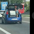 Širom otvoren gepek nasred auto-puta, a u njemu... Prizor sa Novog Beograda zaprepastio mnoge