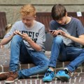 Holandski poslanici traže potpunu zabranu mobilnih telefona u školama