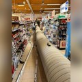 Nesreća u supermarketu: Metalna cev za ventilaciju pala na kupce, ima povređenih