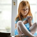 Srednje škole bez mobilnih telefona na času Evo zašto i kako
