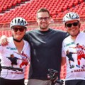 Biciklama prešli 500 km do Marakane, zbog sina: Elšnikovi roditelji napravili podvig pred Ligu šampiona
