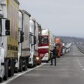 Teretnjaci na Batrovcima čekaju pet sati