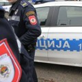 Prevrnula se cisterna sa benzinom u naselju u Milićima: Vozaču hitno ukazana pomoć, na terenu vatrogasci i ekološki inspektori…
