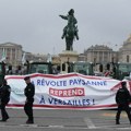 Protest poljoprivrednika ispred dvorca Versaj