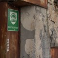 VIDEO: Letonija na zgradama postavila desetine znakova za skloništa