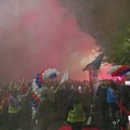VELIČASTVEN I SRDAČAN DOČEK STUDENATA IZ NOVOG PAZARA U VALJEVU UZ CRVENI TEPIH, BAKLJADU, VATROMET I MORE EMOCIJA – “SVOJIM…