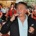 Pevao na romskim svadbama po celoj Evropi: Halid Muslinović zarađivao bruku para, a onda su ga prestali zvati - donosio im…