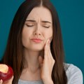 Bol u zubu pri zagrižaju - alarm za karijes, parodontopatiju, apsces: Kako spasiti zub na vreme