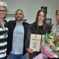 (Foto, video) Prijem u Kaću za vicešampionku sveta u sambou - Duška Bekvalac: Sledeće je zlato; Tatjana Medved: Medalja plod…