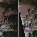 Terali građane da laju i pitali ih "Ko su sada kerovi?": Kako su policajci tukli i vređali privedene tokom protesta u Valjevu