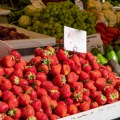 Kako pravilno oprati jagode? Stručnjaci otkrili da li zaista pomažu soda bikarbona i sirće, obratitu pažnju na ovu metodu