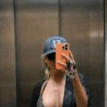 Водитељка Пинка се скинула, па без одеће прошетала до лифта: Груди само што не пукну, а тело бомба