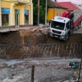 Užas u Aleksandrovcu, obrušila se konstrukcija, kamion propao niz strminu! Sve se desilo kod radova na mostu