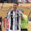 Sve je gotovo: Bešiktaš objavio zlatnik sa Vlahovićevim likom