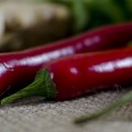 Od hobija do miliona - poljoprivrednik uzgaja 200.000 biljaka najljućih paprika na svetu