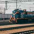 Teretni voz iskočio iz šina u Rusiji, zapalilo se sedam cisterni