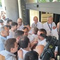 „Rekli su nam da nemamo pravo da prisustvujemo sednici“: Poslanica Jelena Kalajdžić o situaciji ispred Skupštine grada…