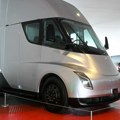 Vatrogasci jedva ugasili pozar na Tesla Semi kamionu