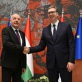 Vučić svečano dočekao predsednika Mađarske Šujoka ispred Palate Srbija