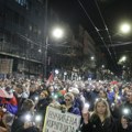 Protest prosvetara u Beogradu: Kod "Londona" održano 16 minuta tišine (foto)