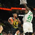 NBA zvezda došla na Fajnal-for Evrolige da podrži rođenog brata, on zablistao i odveo tim u finale FOTO