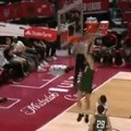 Marković zakucavanjima krivio obruč Čikaga