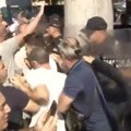 Napeto u Valjevu, sukob građana sa policijom