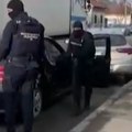Go muškarac ležerno šetao ulicama Kragujevca Građani pozvali policiju!