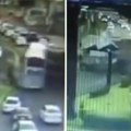 Uznemirujuće Stravičan snimak iz Meksika: Voz naleteo i prepolovio autobus, broje se mrtvi