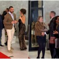 Estrada stiže na slavlje kod Dejana Petrovića! Viki Miljković zablistala u crnom izadnju, Boba i Filip došli elegantno u odelu…