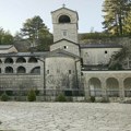 Митрополија црногорско-приморска позвала на мир и уздржаност, не на одмазду и насиље
