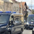 Policija na nogama, potera u Beogradu Taksista pokosio radnika (20) "Gradske čistoće" na Vračaru, izvukao nož pa pobegao