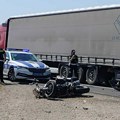 Teška saobraćajna nezgoda u Cerovcu: Sudar automobila i motocikla