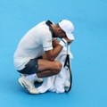 Novak nije imao snage da saopšti bolnu odluku! Posle šokantnog poraza izgovorio rečenicu koja je sve zabrinula - Da li je ovo…